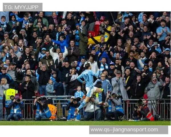 蓝军逆转曼城升至第二名下轮对决枪手周中挑战巴萨与拜仁