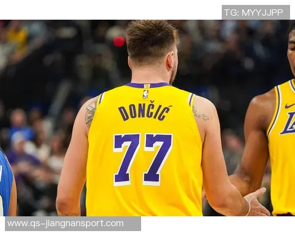 卢卡在转换防守和投篮失误后的回防问题亟待解决