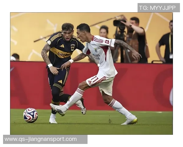 尤文等豪门瞄准本菲卡17岁后卫福尔莫索穆帅称其为新一代小麦