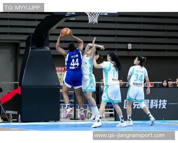 福建厦门白鹭女篮蓄势待发迎接2025年全国女子篮球锦标赛第二阶段挑战