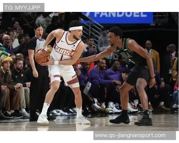 布克表现不佳19投仅6中仍砍24分9板9助却伴随4次失误令人担忧 布克表现不佳19投仅6中仍砍24分9板9助却伴随4次失误令人担忧