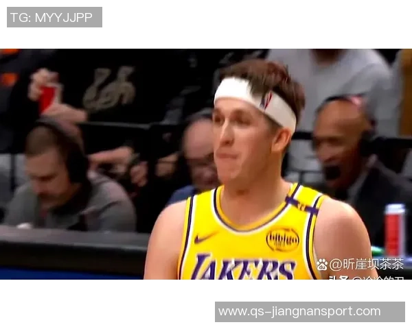 开拓者媒体人称里夫斯状态出色湖人队在东契奇与老詹归来后实力不容小觑 开拓者媒体人称里夫斯状态出色湖人队在东契奇与老詹归来后实力不容小觑