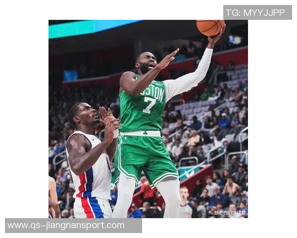 杰伦布朗带领球队逆转胜利关键第三节独得15分助力取胜