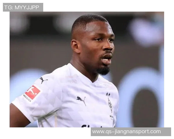 图拉姆因大腿伤缺席一个月后周四重返训练场状态回暖