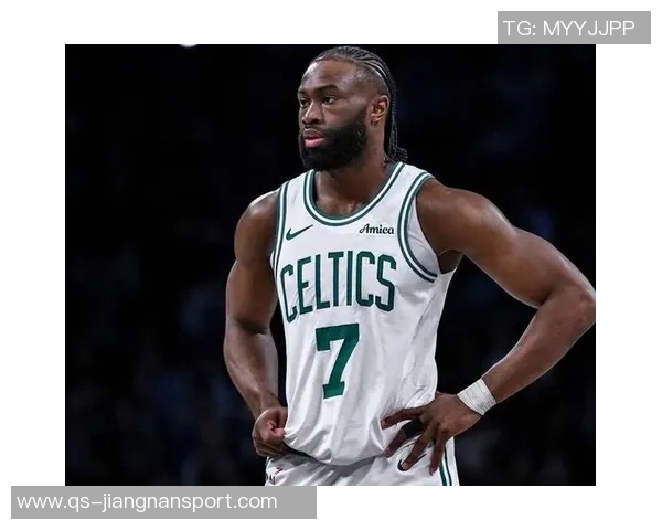 杰伦布朗左腿筋紧张状态不明绿军官方宣布回归存疑 杰伦布朗左腿筋紧张状态不明绿军官方宣布回归存疑